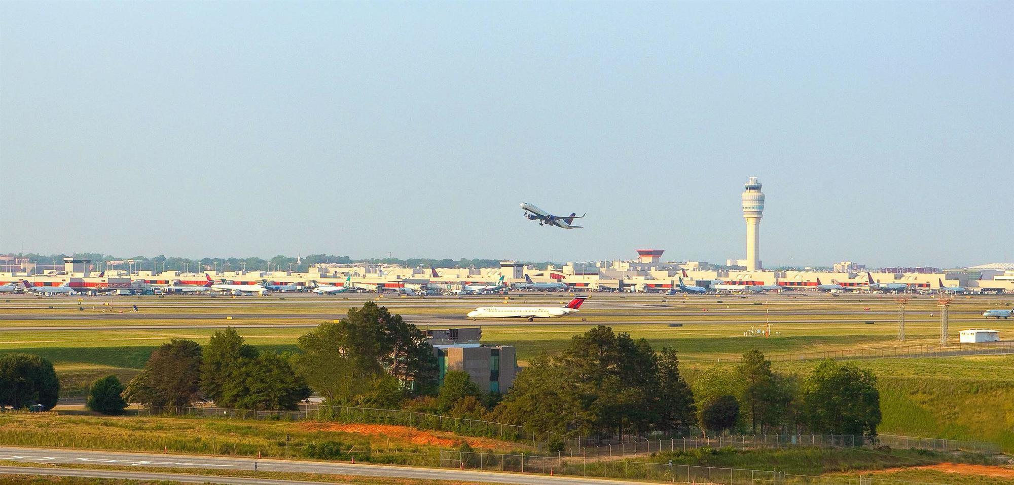 Sheraton Atlanta Airport Hotel คอลเลจพาร์ค ภายนอก รูปภาพ
